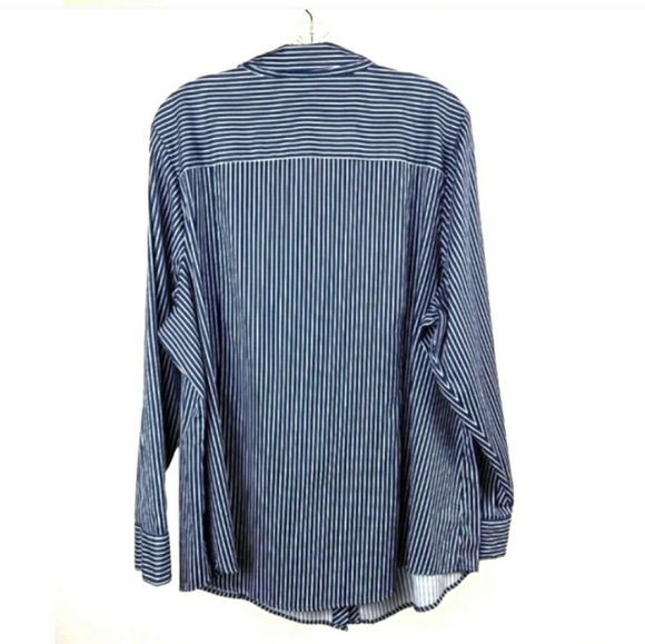 Tailored Women's Shirt - Picture 2 of 2